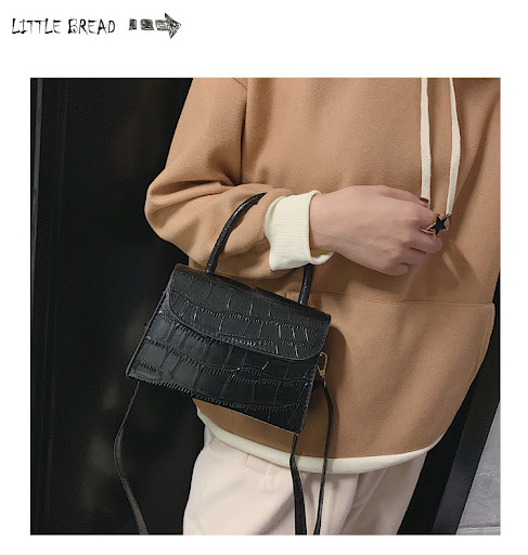 Title 11, Small square bag