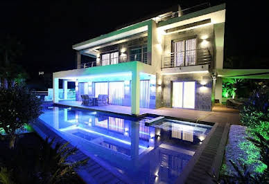 Villa with pool and terrace 2