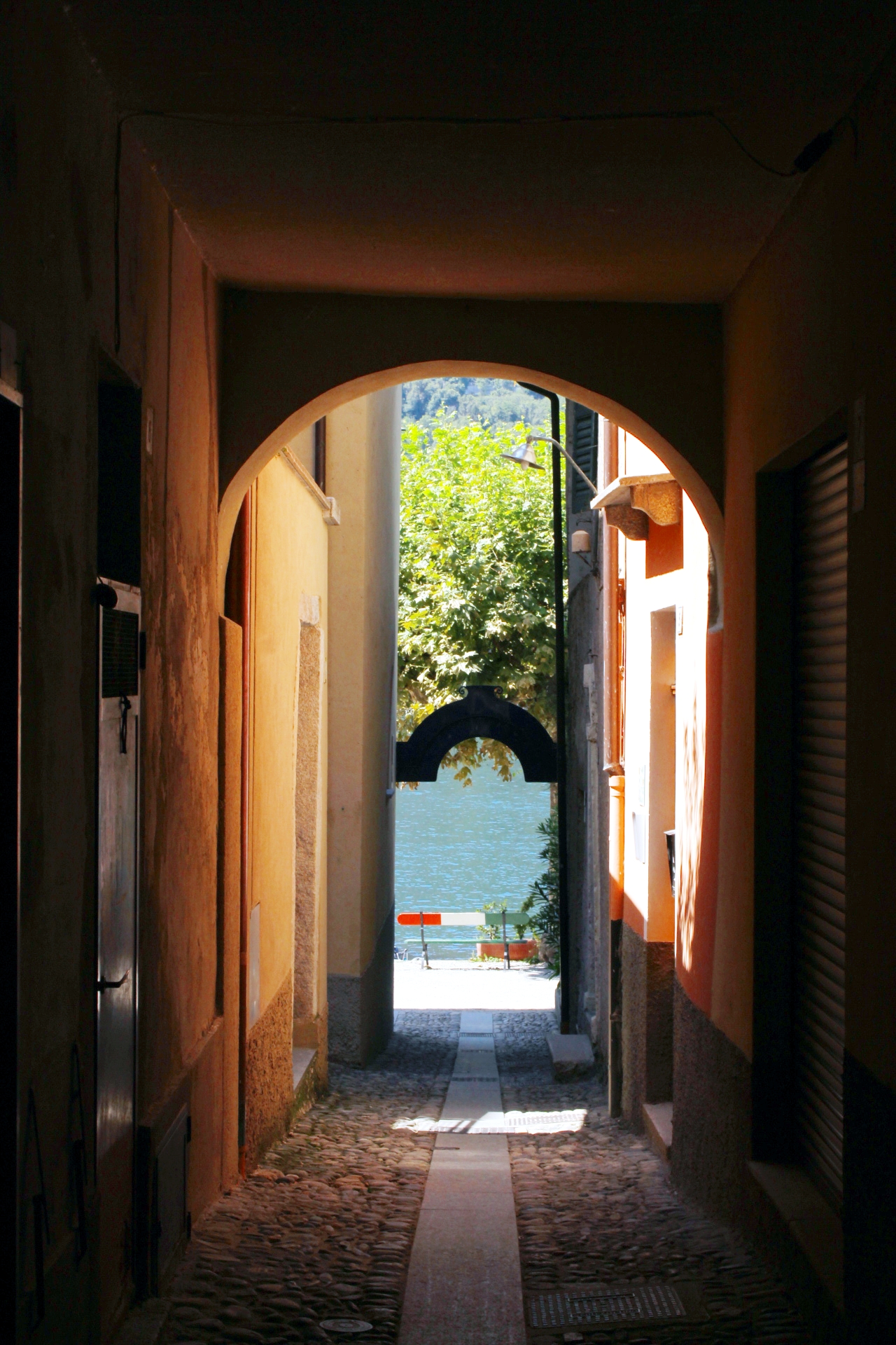 Scorcio sul lago Maggiore di azzurragaleazzi