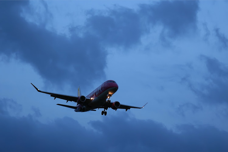 コペンの夕刻の風景・オープンカーのある景色・GW・飛行機とコラボに関するカスタム事例の投稿画像2枚目