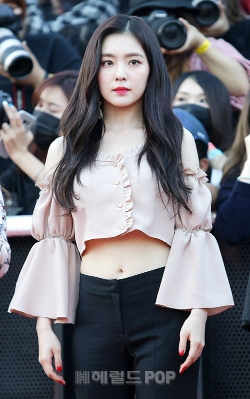 These 10+ Times Red Velvet's Irene Wore An Off-Shouldered Outfit Will ...