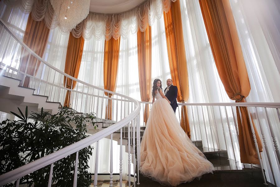 Wedding photographer Kseniya Tkachenko (fotovnsk). Photo of 21 October 2017