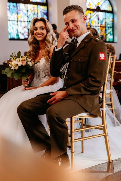 Fotografo di matrimoni Karolina Cicha (cichespojrzenie). Foto del 22 gennaio