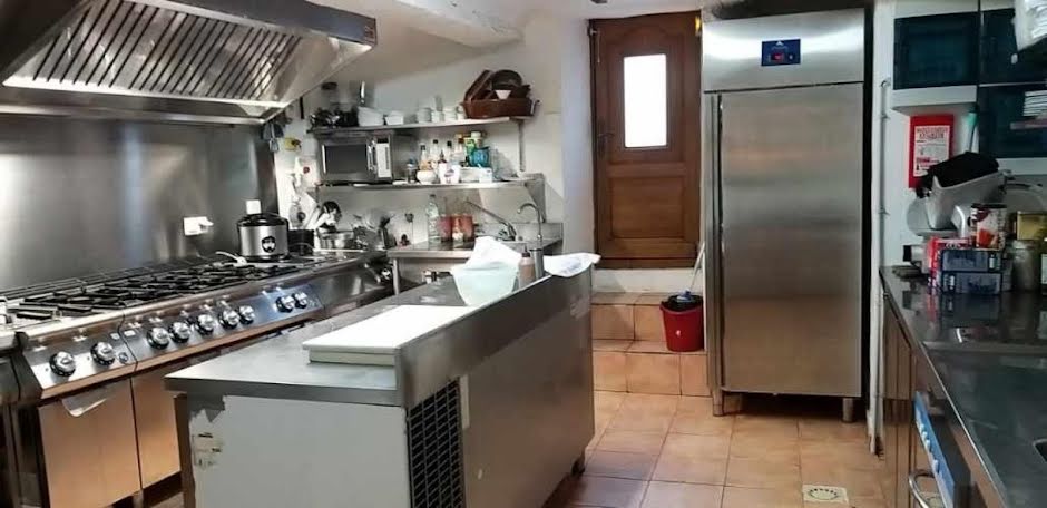 Vente locaux professionnels  47 m² à La Garde-Freinet (83680), 175 000 €