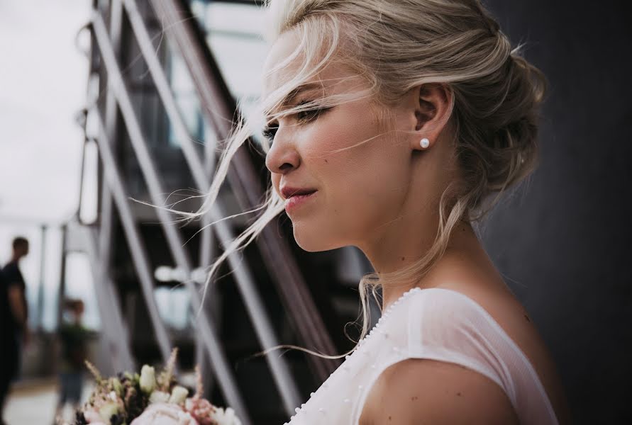 Wedding photographer Oksana Saveleva (tesattices). Photo of 15 March 2019