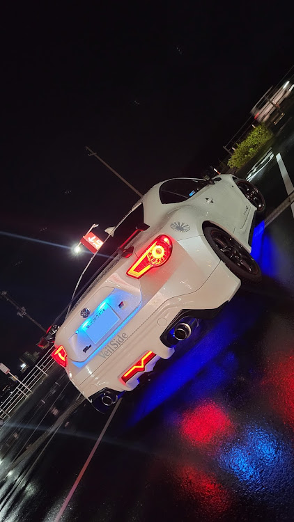 86のアンダーネオン・86BRZ・車好きの人と繋がりたい・パンデム86・ロケットバニー86v3に関するカスタム事例の投稿画像4枚目