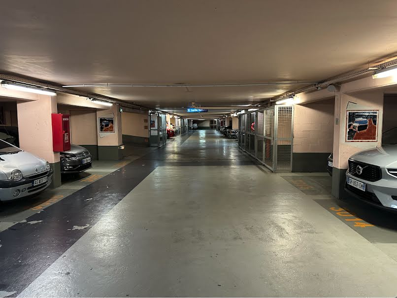 Location  parking  15 m² à Paris 16ème (75016), 250 €