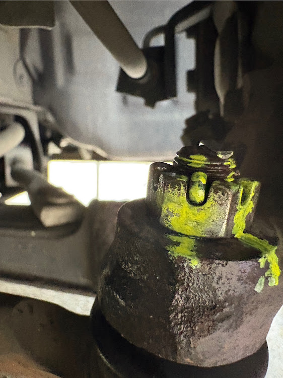 スカイラインの右タイロッドエンド交換・スタッドレスからの履き替えに関するカスタム事例の投稿画像2枚目