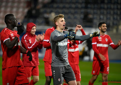 Antwerp-fans zijn tegenstand voor: "Marc, mag ik je foto?" en reuzenpenis gaat rond in het vak