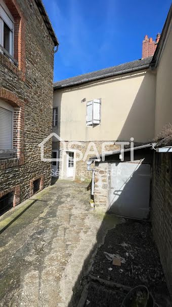 Vente maison 6 pièces 108 m² à Mayenne (53100), 107 500 €