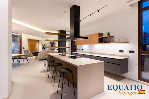 Villa avec piscine et terrasse 2