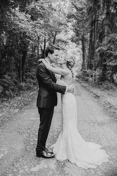 Svatební fotograf Yuliya Milberger (weddingreport). Fotografie z 25.dubna 2017