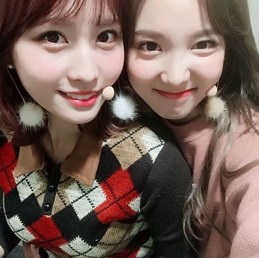 TWICE Momo Nearly Falls Off Stage During Rehearsal, Nayeon Saves Her ...