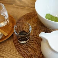 Uzna Omom 杏桃鬆餅屋