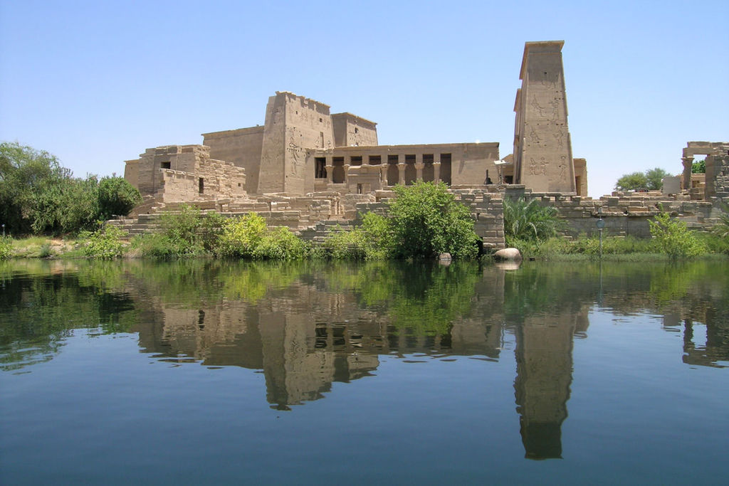 1024px-The-Temple-of-Philae-on-Agilika-Island.jpg