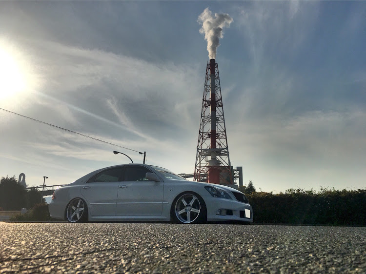 クラウンアスリートの車高調整・DIY・エムズガレージ・18クラウンに関するカスタム事例の投稿画像1枚目