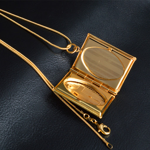 Title 6, Photo Box Necklace