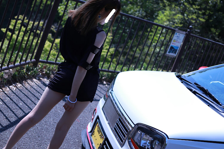 アルト ターボRSのキャンギャル考案委員会・穴があったら……・キャン撮り・ポトレ(笑)・最近 仲良い∠(　˙-˙ )／に関するカスタム事例の投稿画像3枚目