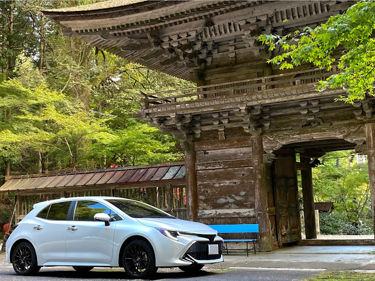 カローラスポーツのいつもイイネ&コメントありがとうございます🙇‍♂️・秋桜コラボ・強風やばー・紅葉スポットに関するカスタム事例の投稿画像10枚目