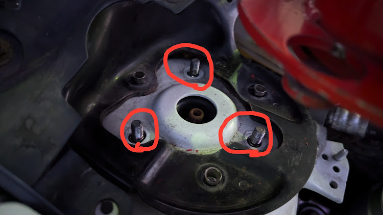 ベリーサのタワーバー取り付け・純正社外・オートエクゼタワーバー・ホムセン調達・工夫しないとなに関するカスタム事例の投稿画像8枚目