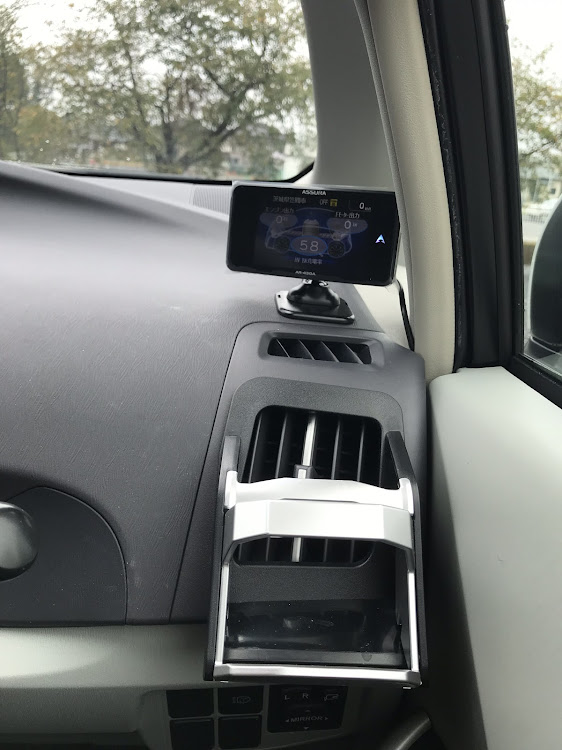 プリウスのスモークフィルム・ヘッドライト磨き・レーダー探知機取付・DIYに関するカスタム事例の投稿画像4枚目