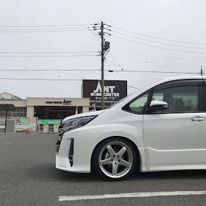 ノア ZRR80W