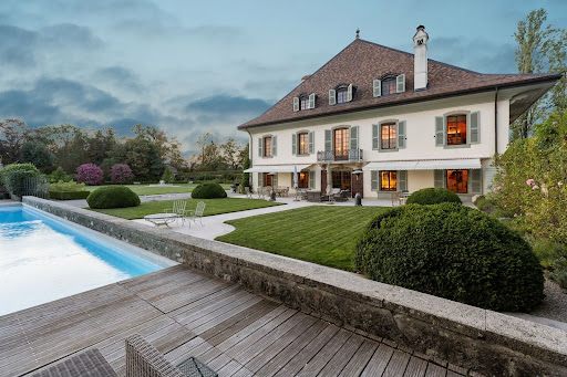 White villa with swimming pool and landscaped garden - Property purchase in Meinier, 23 rooms, 8 bedrooms