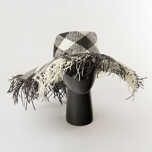 Title 1, Straw hat with flat top and hairy brim