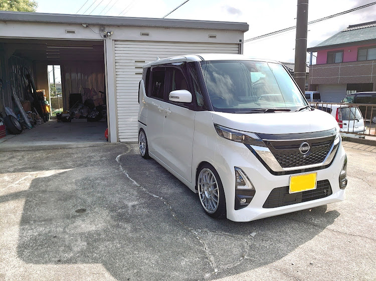 ルークスのシャークアンテナ取り付けに関するカスタム事例の投稿画像1枚目