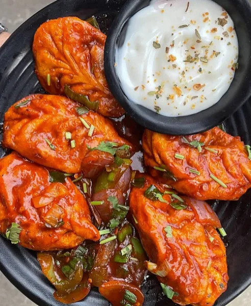 Paneer Gravy Momos [6 Pcs]