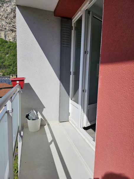 Location meublée appartement 4 pièces 72 m² à Saint-Martin-le-Vinoux (38950), 890 €