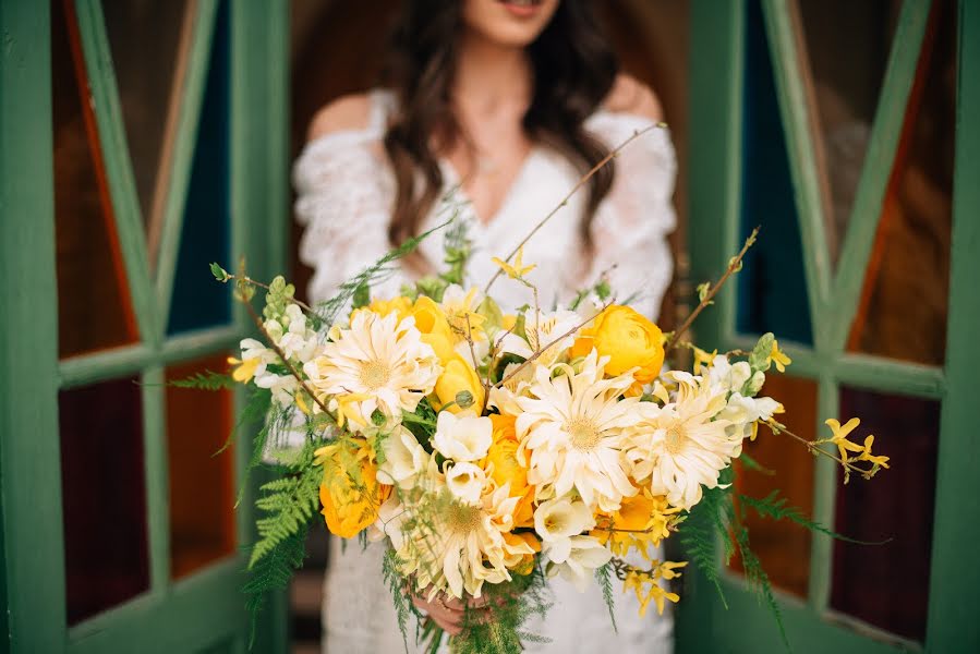 Wedding photographer Sveta Sukhoverkhova (svetasu). Photo of 12 May 2019