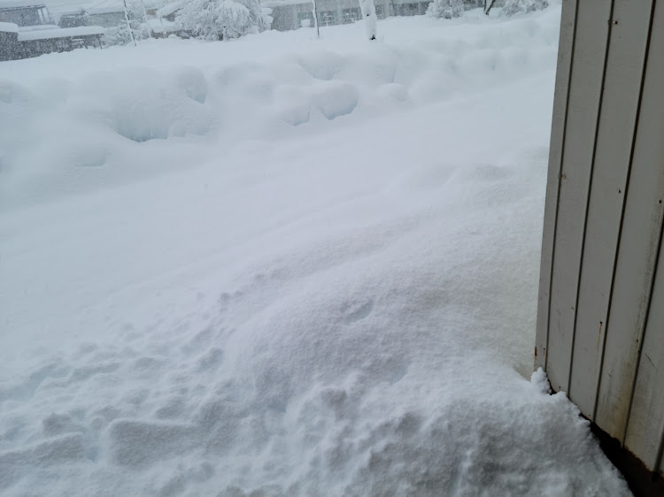 セレナの大雪警報発令中・大雪⛄・雪掻きしんどい・連投ですいませんに関するカスタム事例の投稿画像2枚目