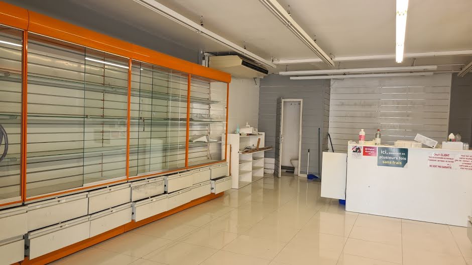 Location  locaux professionnels  55 m² à Pointe a pitre (97110), 2 200 €