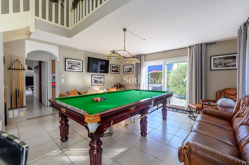 Seaside house with pool and terrace 4