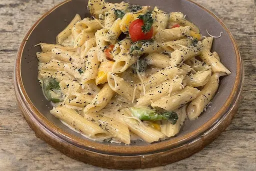 White Sauce Cheese Pasta