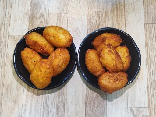 Aloo & Paneer Bread Roll