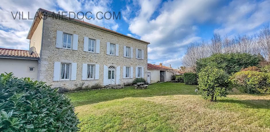 Vente maison 9 pièces 343 m² à Lesparre-Médoc (33340), 675 000 €