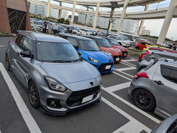 スイフトスポーツの大黒PA・オフ会・オーバーフェンダー・ingo noak tuning・どくきのこに関するカスタム事例の投稿画像1枚目