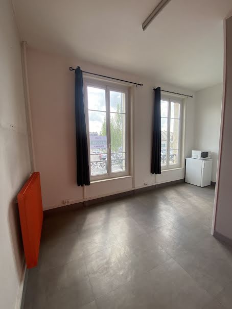 Location  locaux professionnels  18 m² à Reims (51100), 435 €