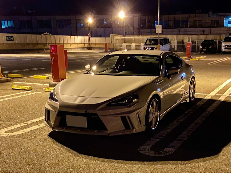 86の京都・ネオン光・黄金色に関するカスタム事例の投稿画像1枚目