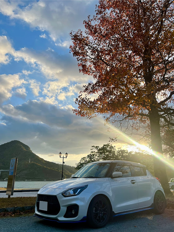スイフトスポーツのいつもいいね👍ありがとうございます😊・ありがたいです。・みちめぐ・駐車枠ぴったり選手権、冬の空と愛車・キリ番に関するカスタム事例の投稿画像26枚目