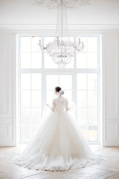 Fotógrafo de casamento Elizaveta Zavyalova (lovelyphoto). Foto de 16 de janeiro 2018