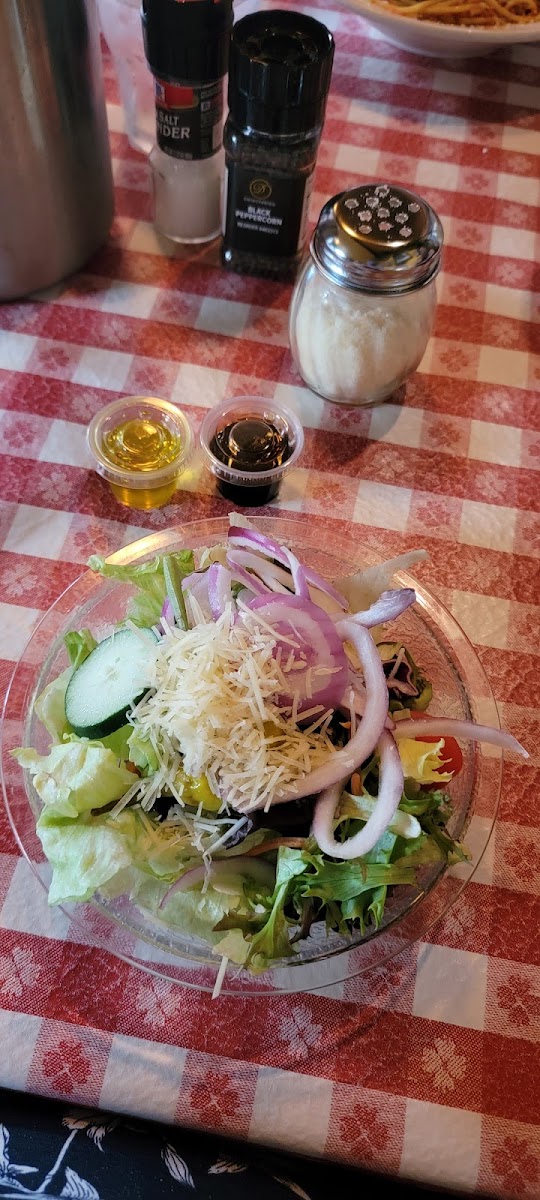 Salad with balsamic and oil