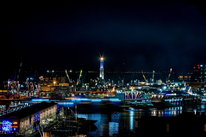 Genova by night di marinafranzone