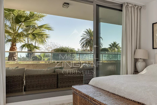 Apartment with terrace and pool 4