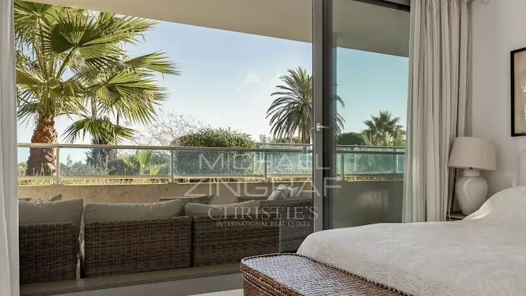 Apartment with terrace and pool - photo 4