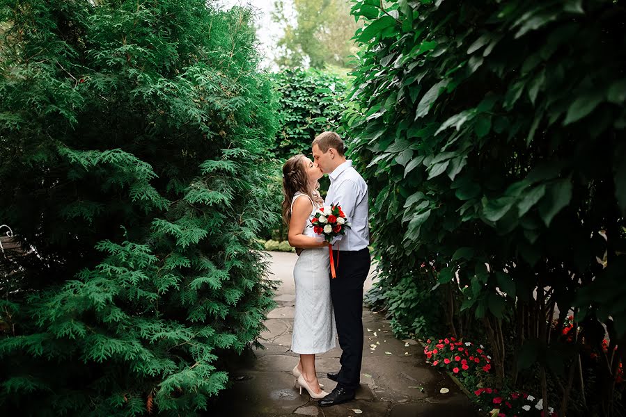 Fotógrafo de casamento Denis Kuznecov (thisisdenkk). Foto de 13 de setembro 2018