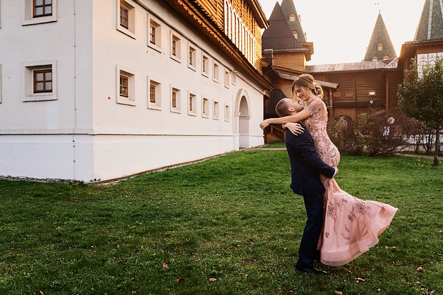 Hääkuvaaja Andrey Vayman (andrewv). Kuva otettu 16. joulukuuta 2018