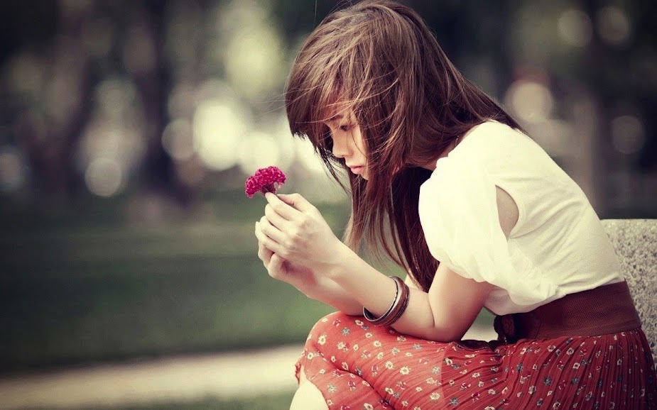 sad-korean-girl-wallpaper-1366x768